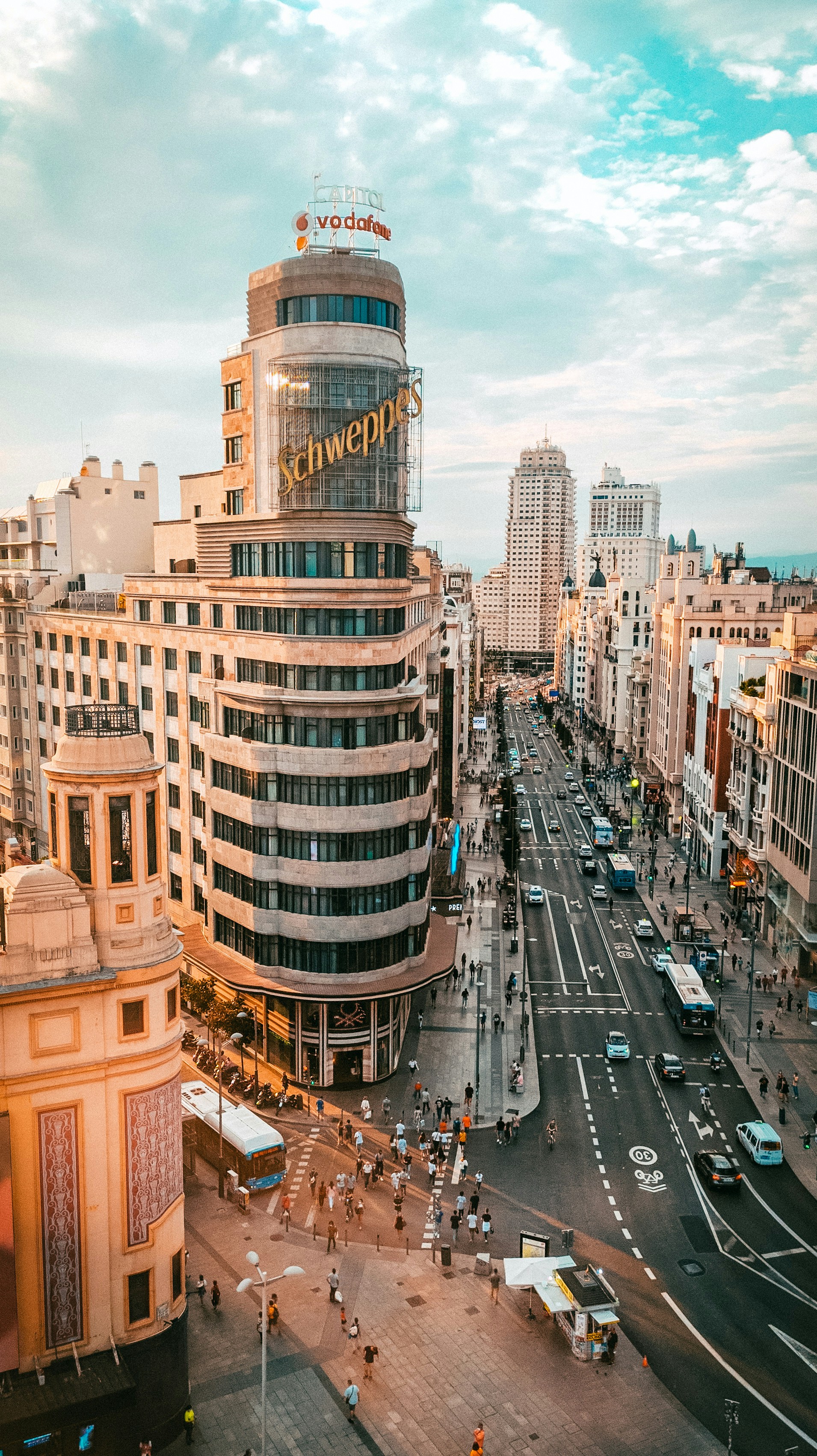 Madrid Walking Tour + Palacio Real o Museo del Prado
